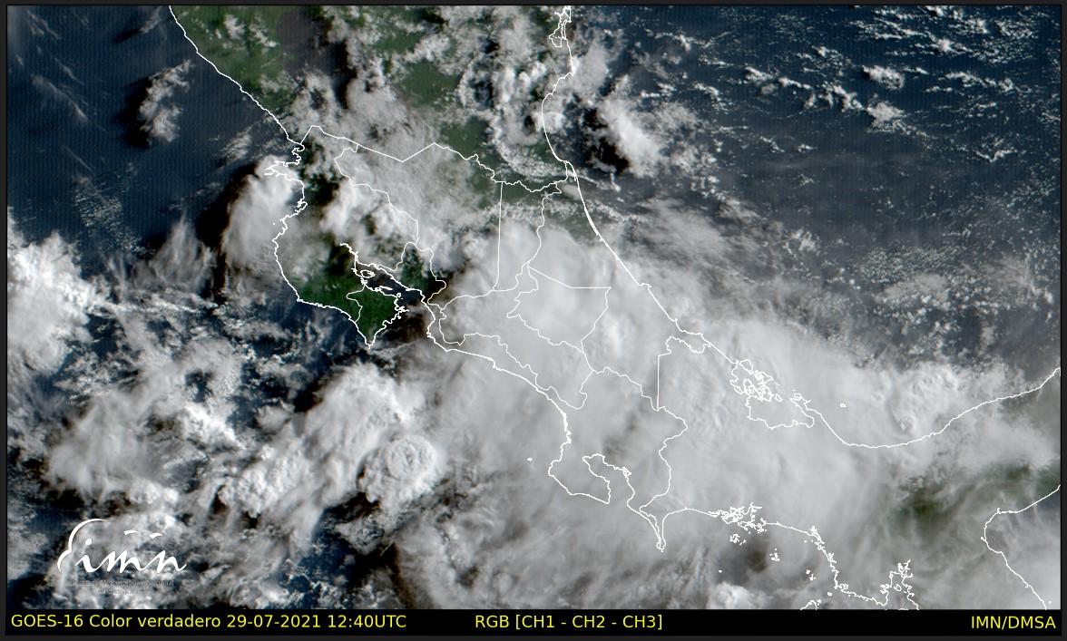 Sigue mal tiempo: aguaceros con tormenta eléctrica se presentaron esta madrugada en Zona Norte y Caribe