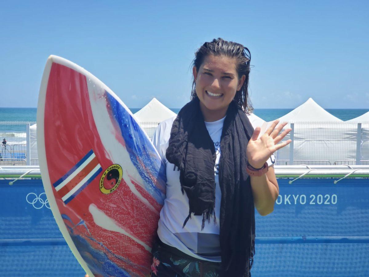 ¡Grande! Brisa Hennessy ya está en cuartos de final en el surf de Juegos Olímpicos