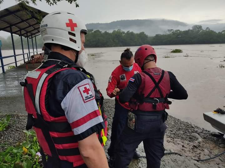 Cruz Roja mantiene búsqueda de dos personas desaparecidas tras fuertes lluvias