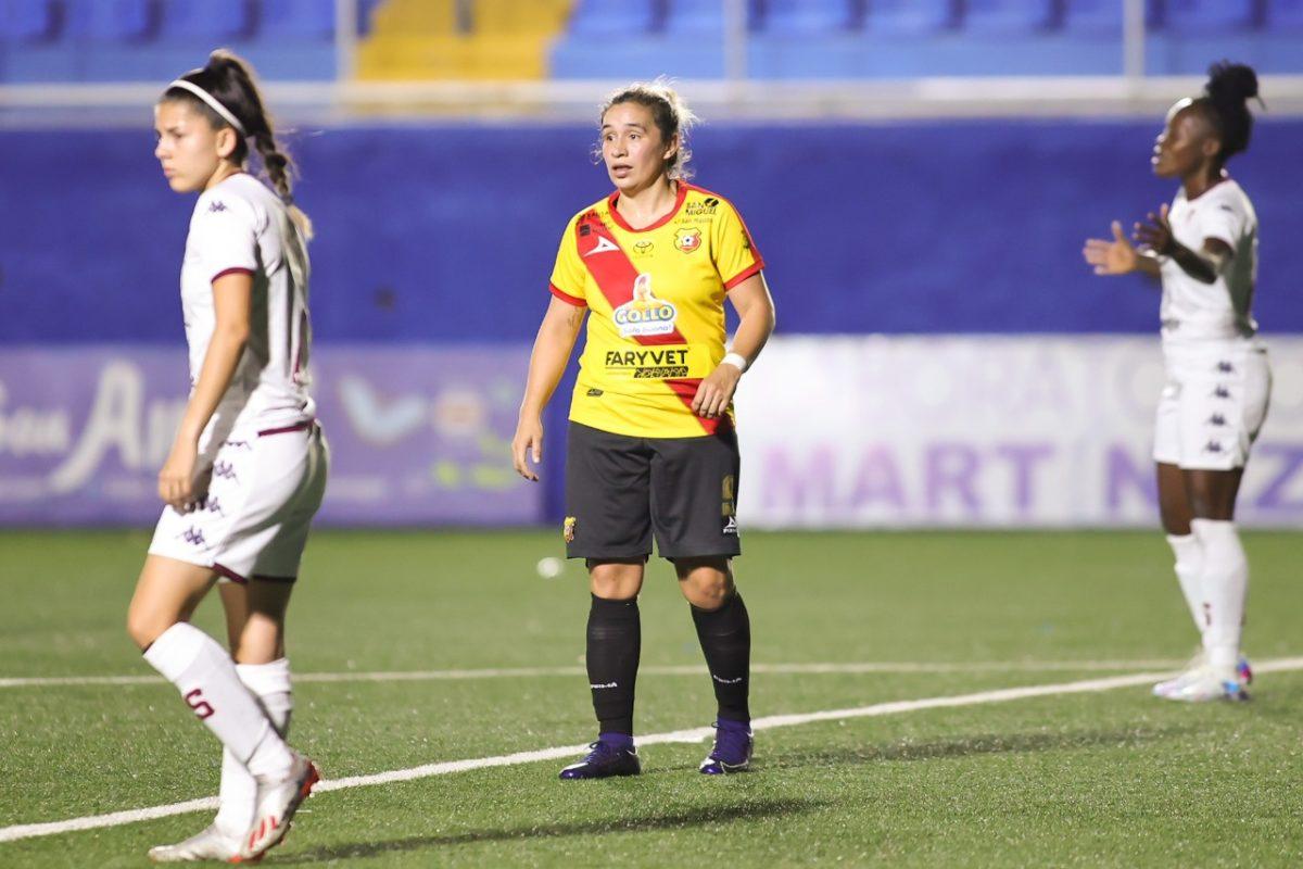 Fútbol femenino: Saprissa goleó a Herediano en la despedida de una leyenda