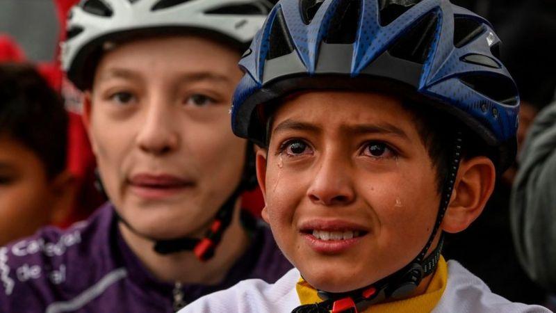 Muere trágicamente niño ciclista colombiano cuyo rostro lleno de emoción dio la vuelta al mundo