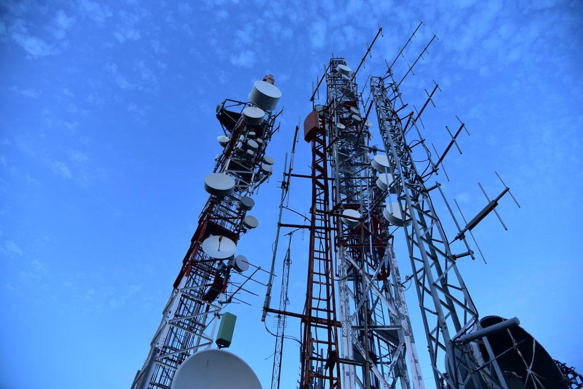 Empresarios de telecomunicaciones advierten que crisis de contenedores afecta al sector