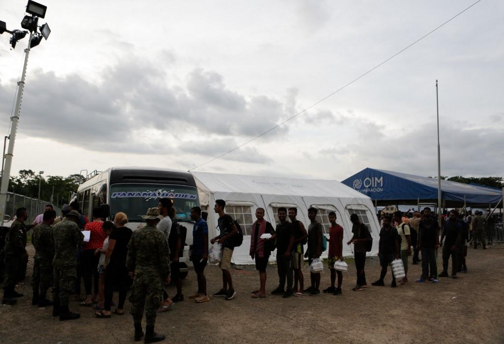 Costa Rica aún no define si cerrará frontera a migrantes en ruta a Norteamérica