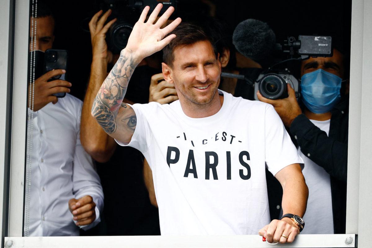 Neymar a Messi: “De nuevo juntos”; locura en París tras llegada de ‘La Pulga’