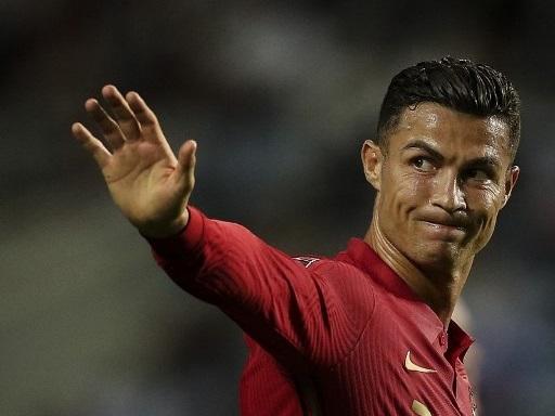 Cristiano Ronaldo marca doblete y hace historia