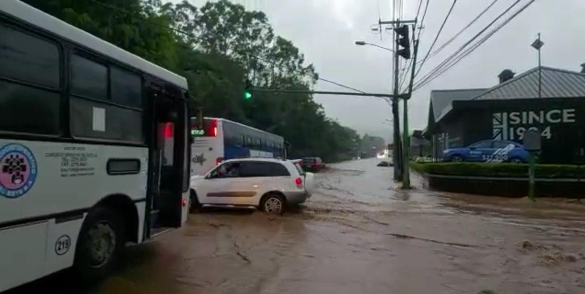 Lluvias causan problemas en 13 cantones de Costa Rica; IMN alerta de saturación de suelos