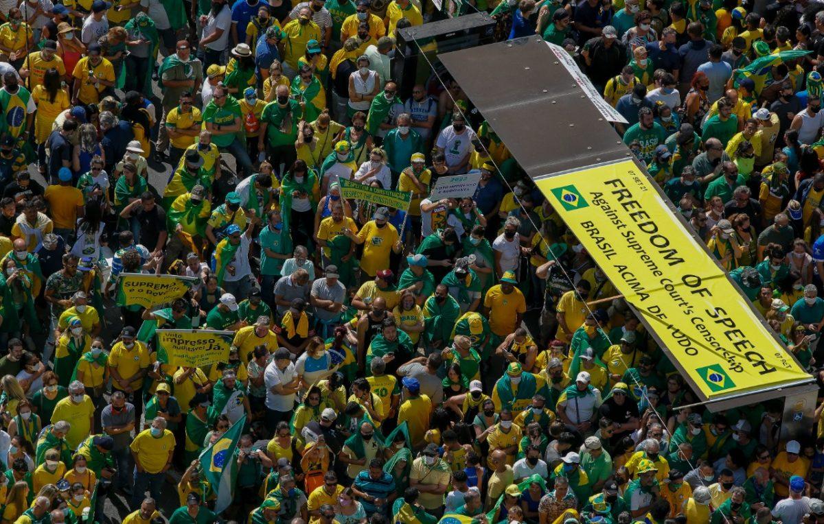 Llamado de presidente Bolsonaro atrajo a miles a las calles en Brasil