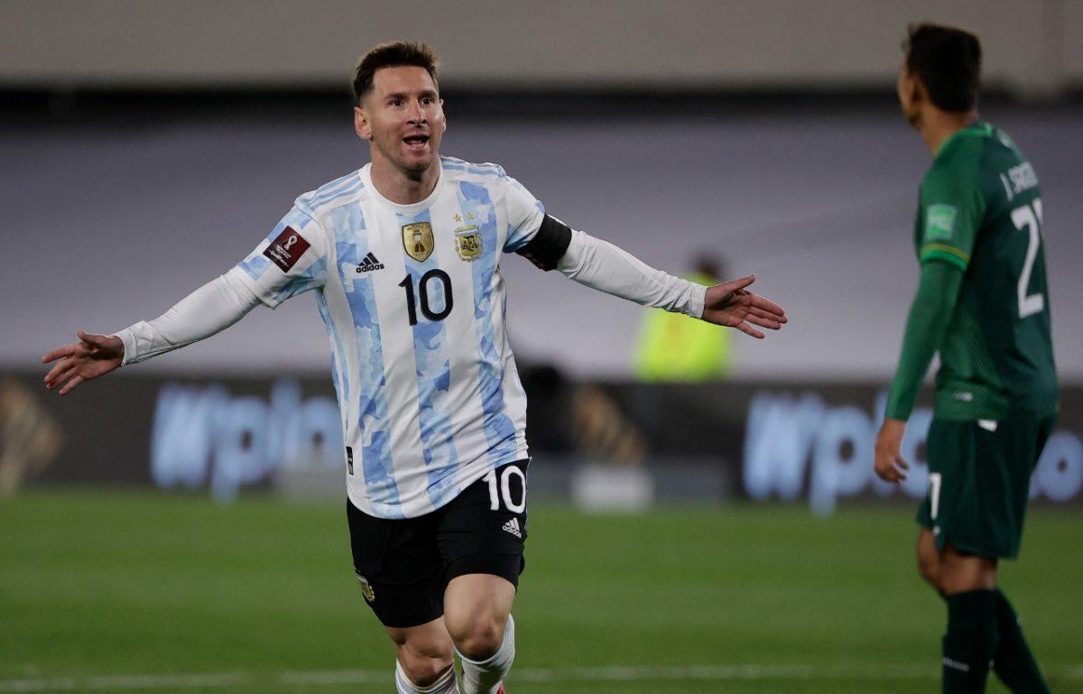En una noche soñada para Argentina, Messi supera récord de Pelé