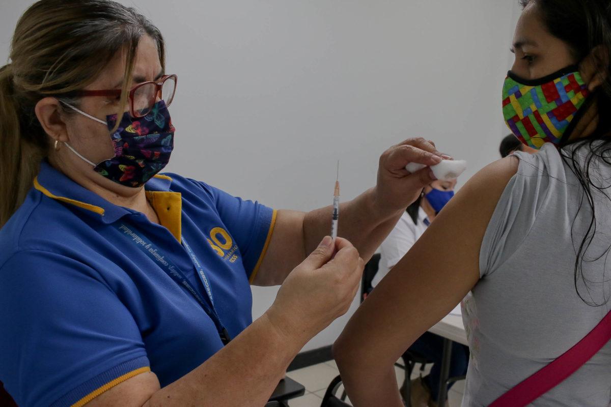 Vacunación anticovid: Más de 3,5 millones de personas en Costa Rica ya tienen esquema completo
