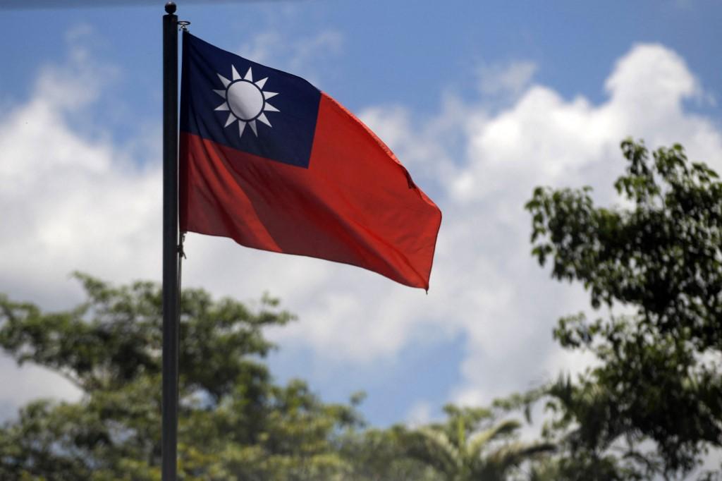 Taiwán acusa a China de redoblar la tensión con incursión récord de aviones militares