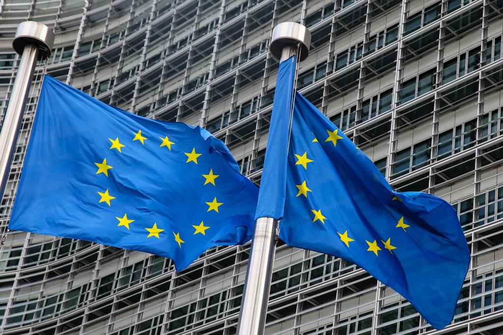 ¿Condiciona el Gobierno conocer proyecto de la lista gris de la UE por jornadas 4-3? “Es un chantaje”, dicen diputados