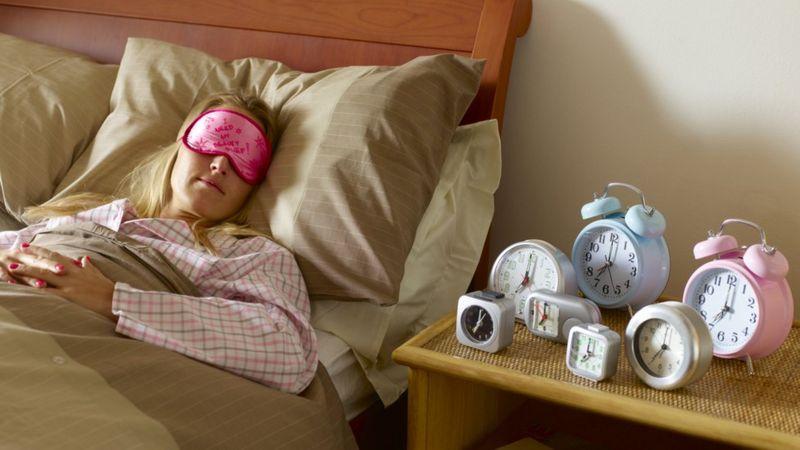 Los enormes beneficios de las siestas cortas (cómo hacerlas sin despertarnos de mal humor)