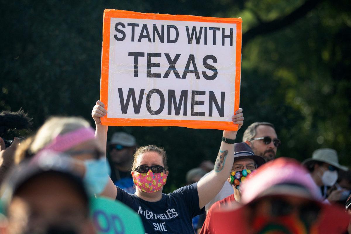 Juez de EE.UU. bloquea temporalmente ley que prohíbe mayoría de abortos en Texas