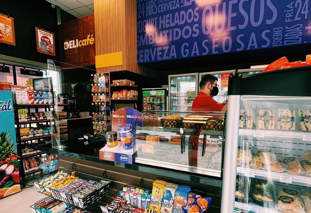 Tiendas de conveniencia piden atender público de 9 p.m. a 5 a.m.; reportan caída en ventas por restricción