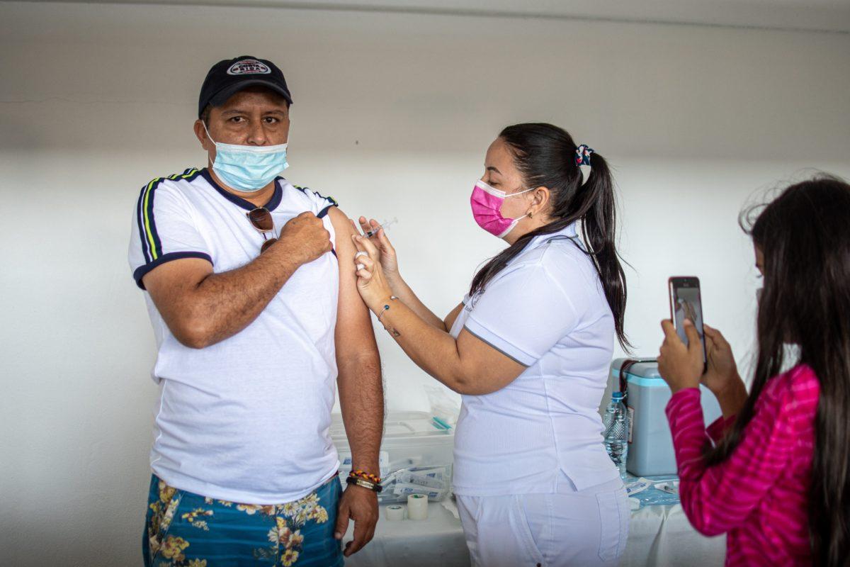 Más de 600 personas se vacunaron en primeros dos días de campaña en el Ricardo Saprissa