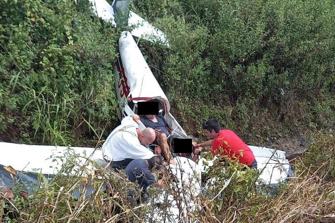 Dos personas resultaron heridas tras accidente de ultraligero en Puntarenas