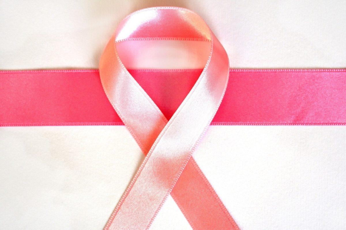 Monge donará 50 paquetes médicos para detección de cáncer de mama