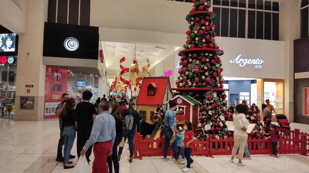Centros comerciales inaugurarán temporada navideña en próximos días con actividades especiales
