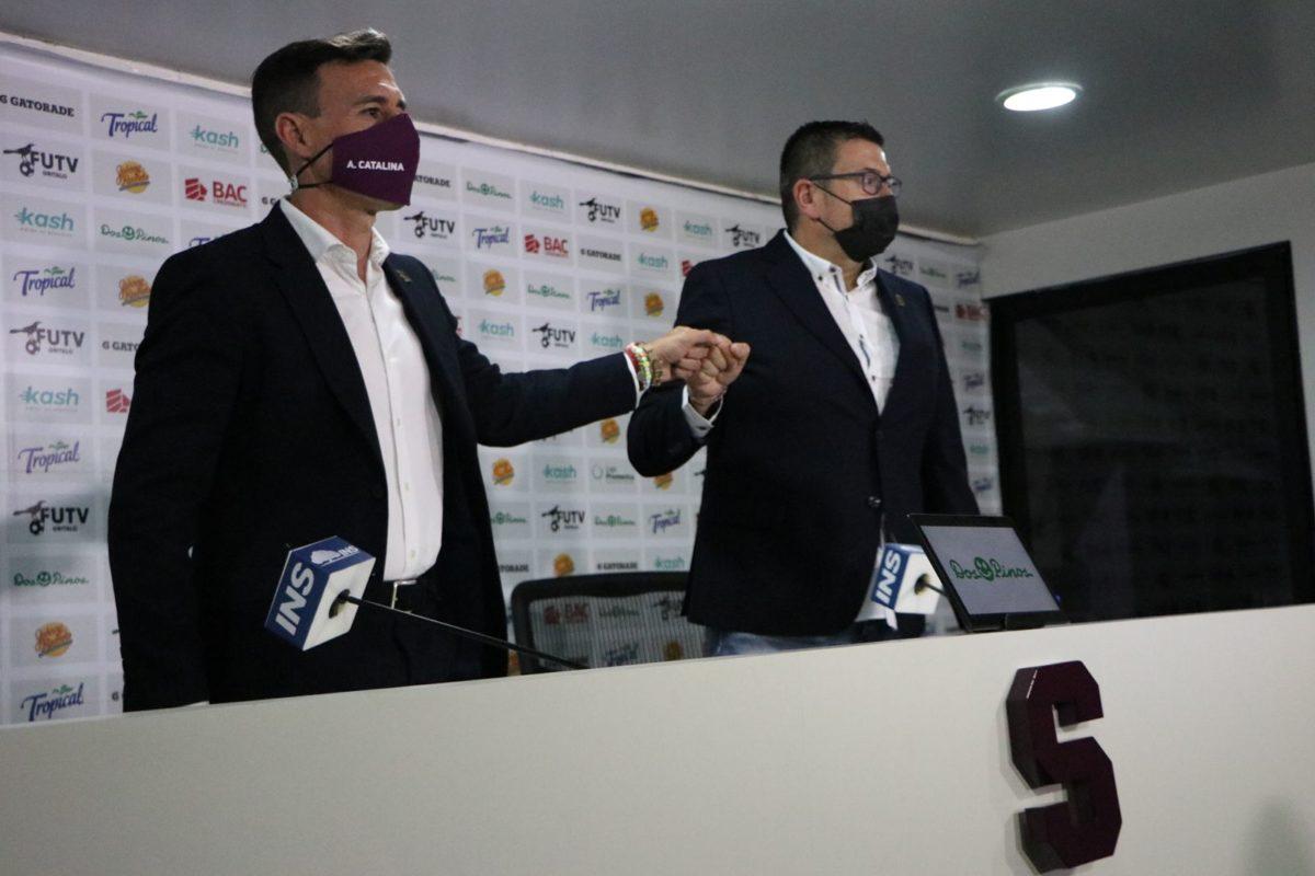 Saprissa presentó a Iñaki Alonso: “me considero un técnico ganador”