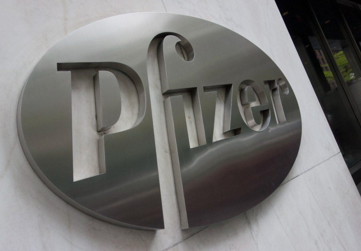 Pfizer permitirá a productoras de genéricos fabricar su píldora anticovid para facilitar acceso mundial