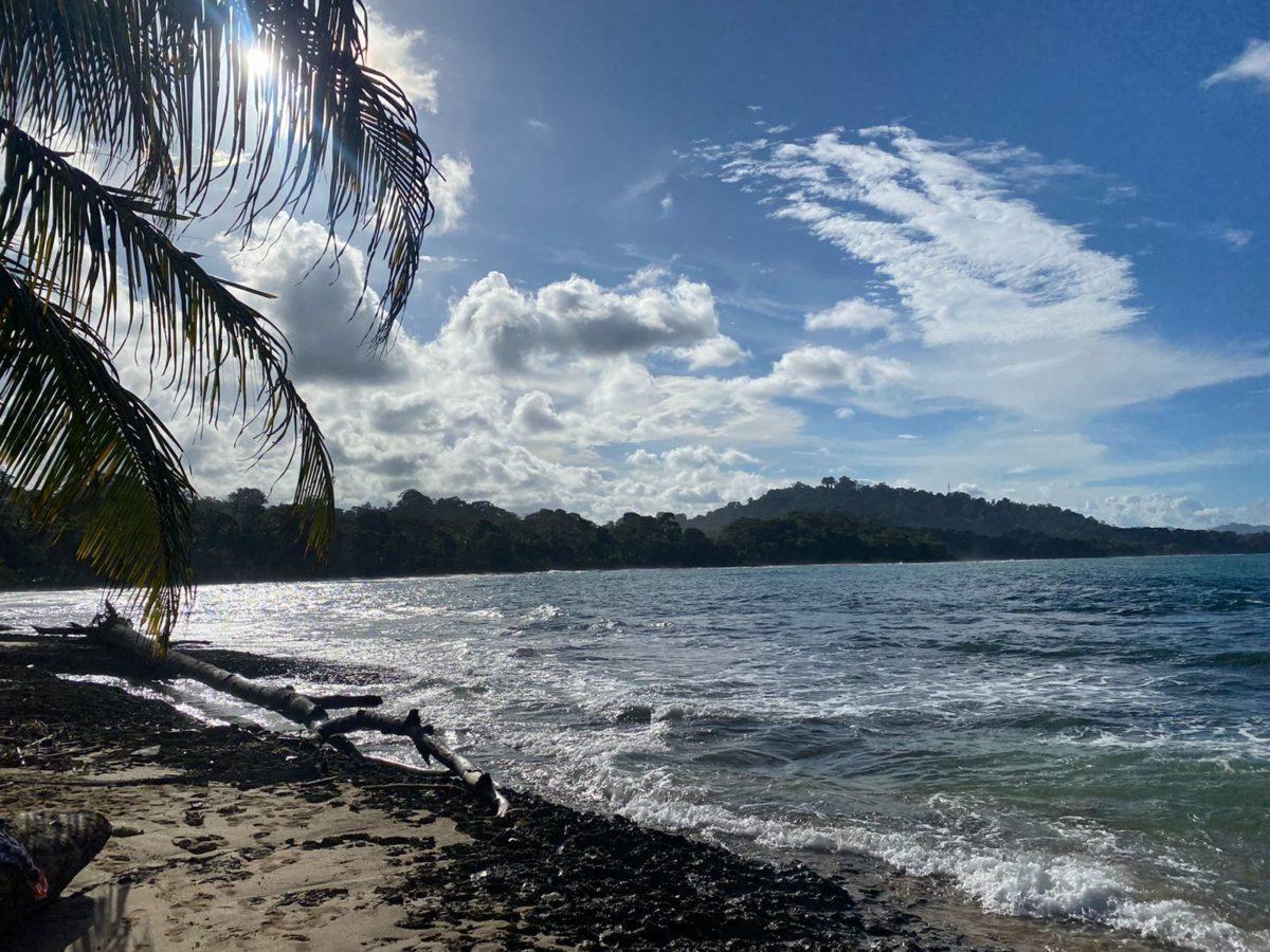 Costa Rica es uno de los 50 destinos a visitar en el 2024 por su “vibra en la playa”