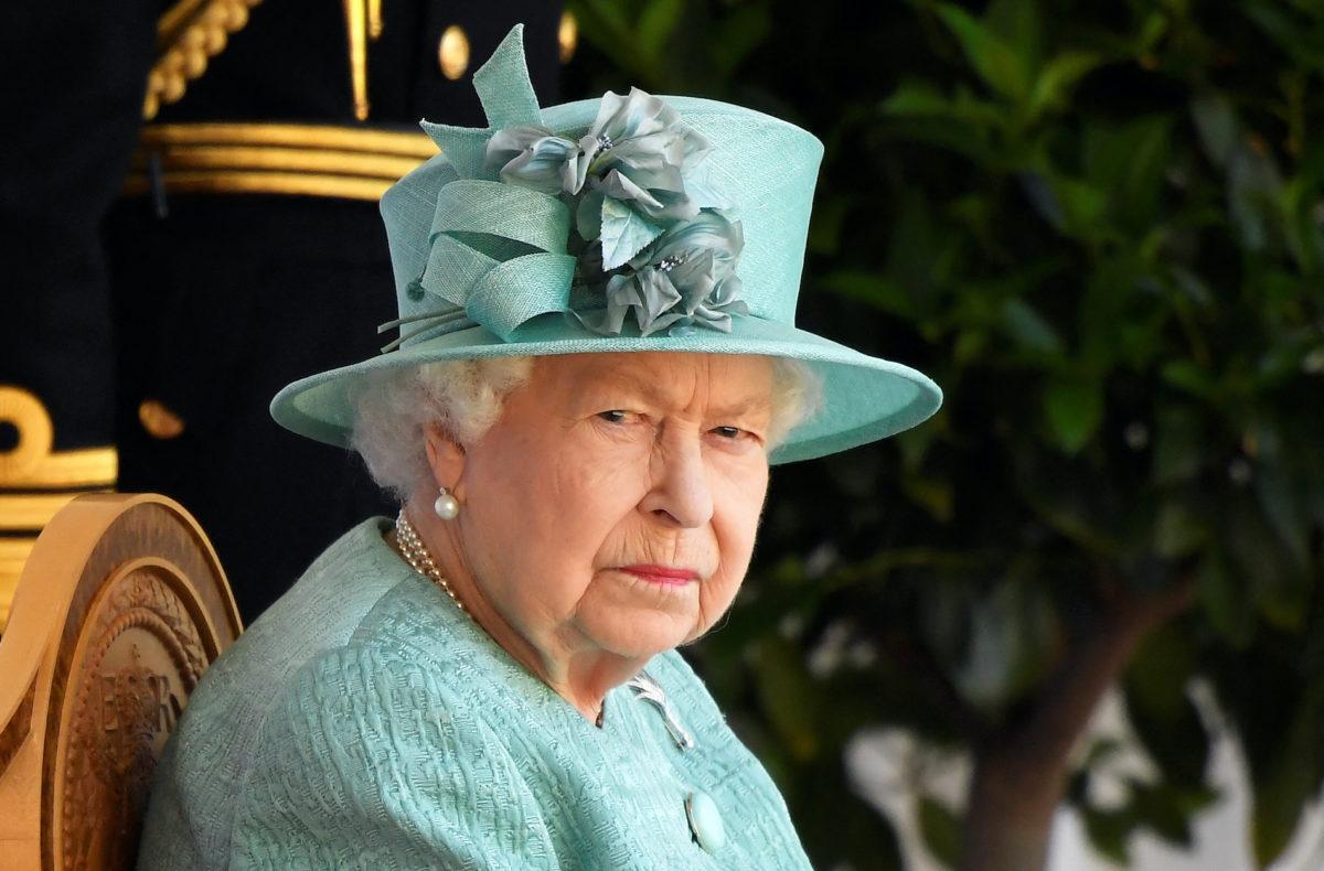 La reina Isabel II no acude a ceremonia oficial por quebranto de salud