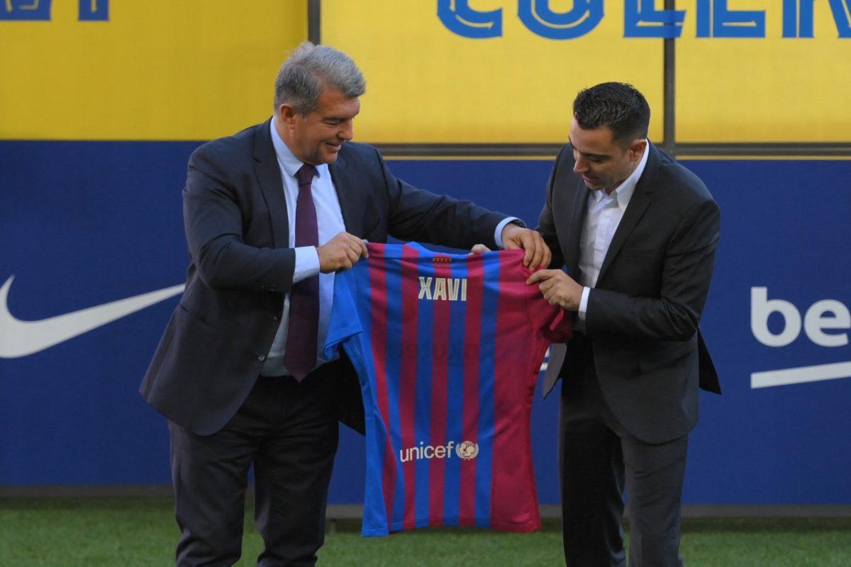 Barça presenta a Xavi y su afición se vuelve a ilusionar
