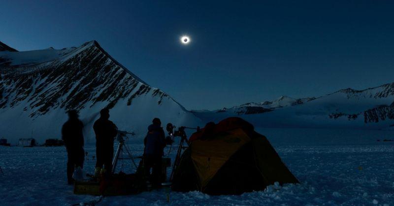 Eclipse solar total: las extraordinarias fotos del evento visto desde la Antártida