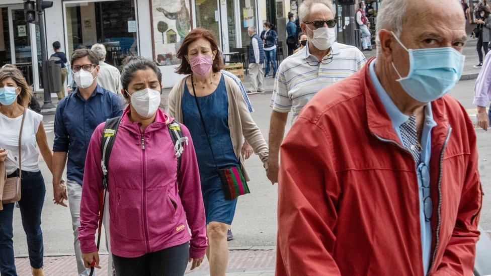 La pandemia de covid-19 dejó entre 13 y 17 millones de muertos, el triple de lo oficialmente reportado dice OMS