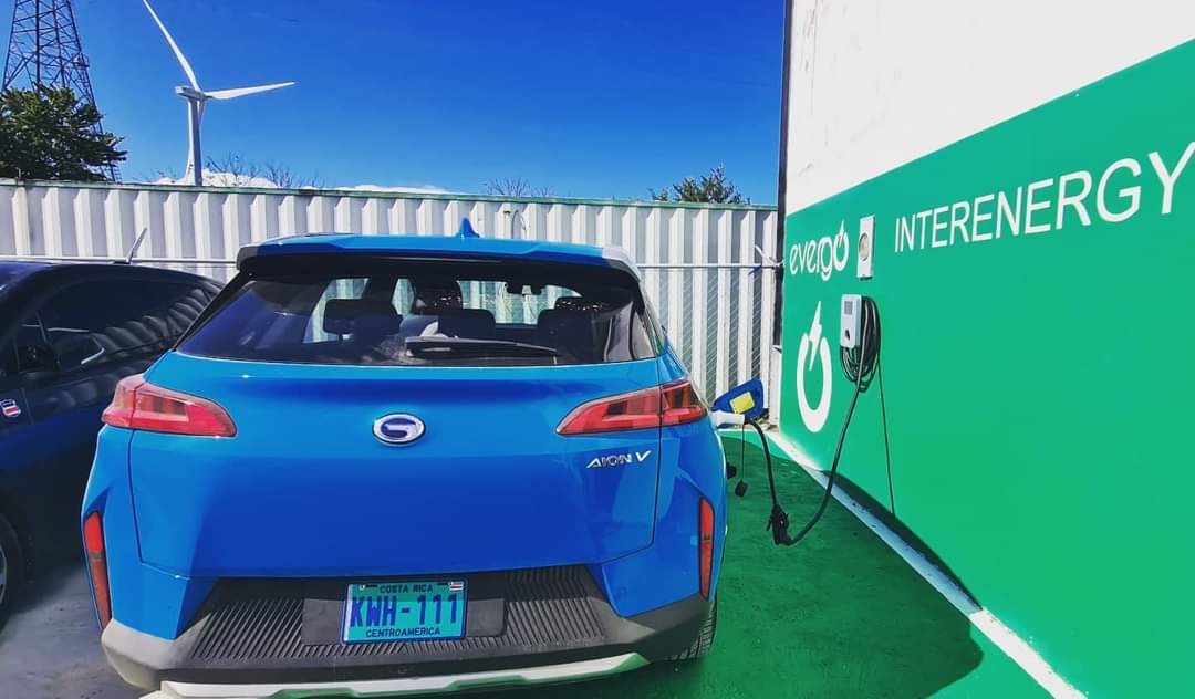 Minae tiene 8 meses para reglamentar exoneraciones tributarias a carros eléctricos