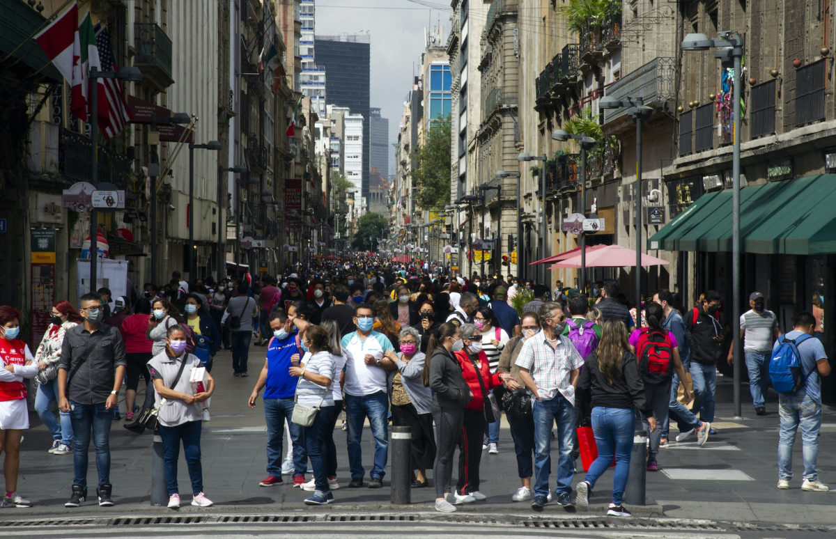 Baja productividad y fuga de cerebros consumen a América Latina