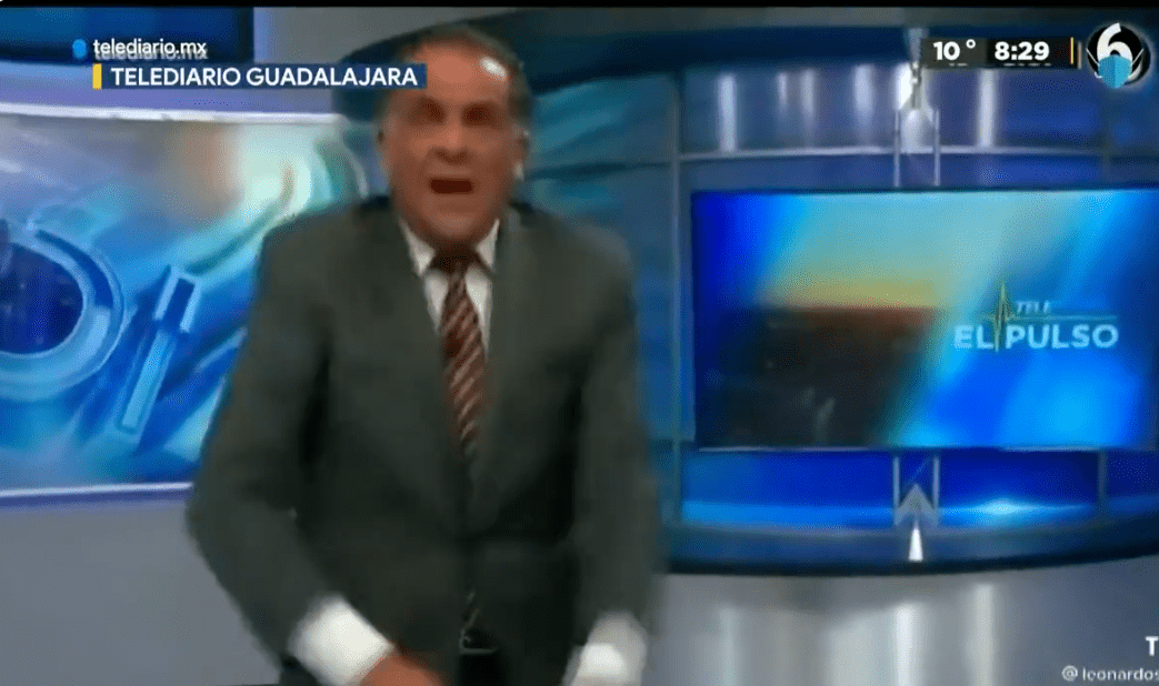 Video | “Ustedes pónganse el maldito cubrebocas”: presentador en México explota al aire contra los antivacunas