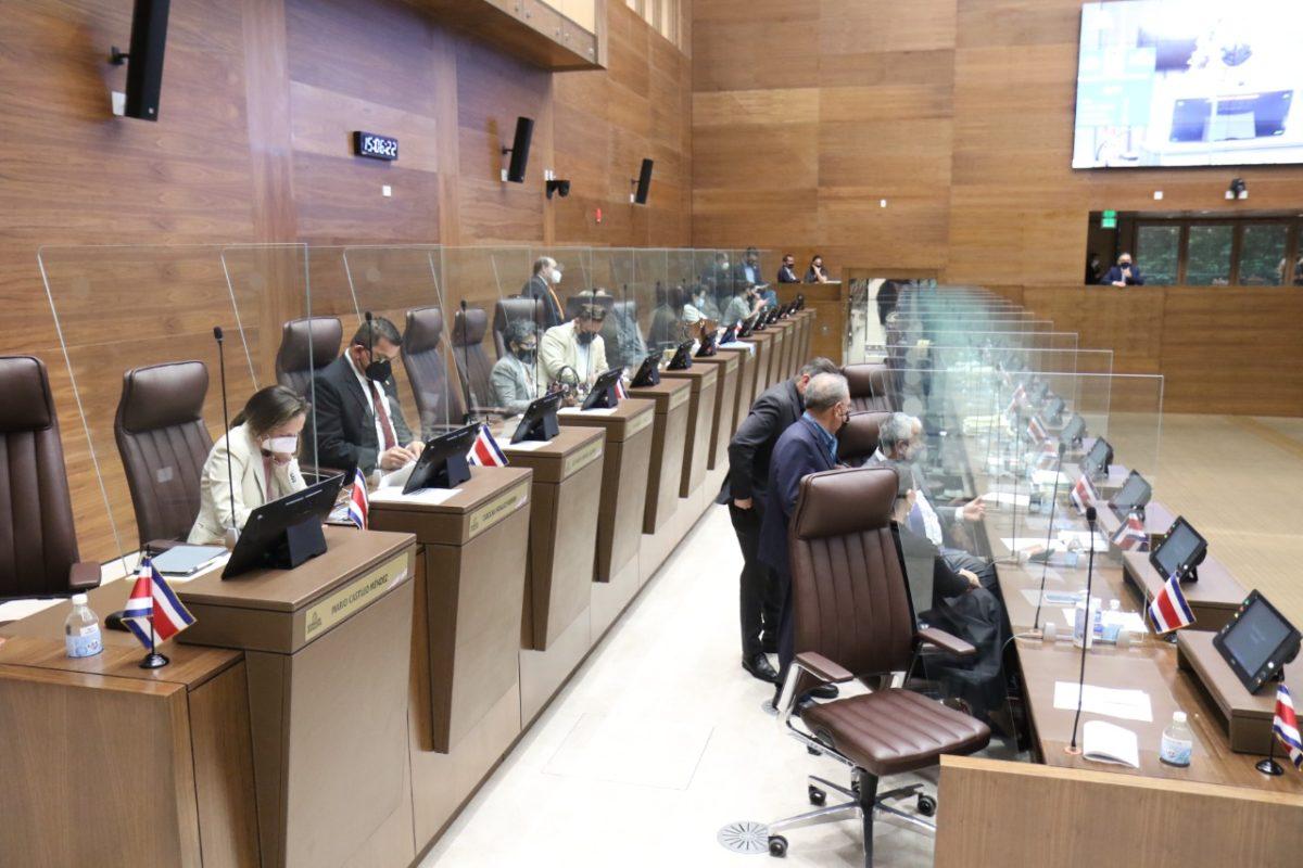 Diputados aprueban en segundo debate proyecto que limita la reelección indefinida de alcaldes