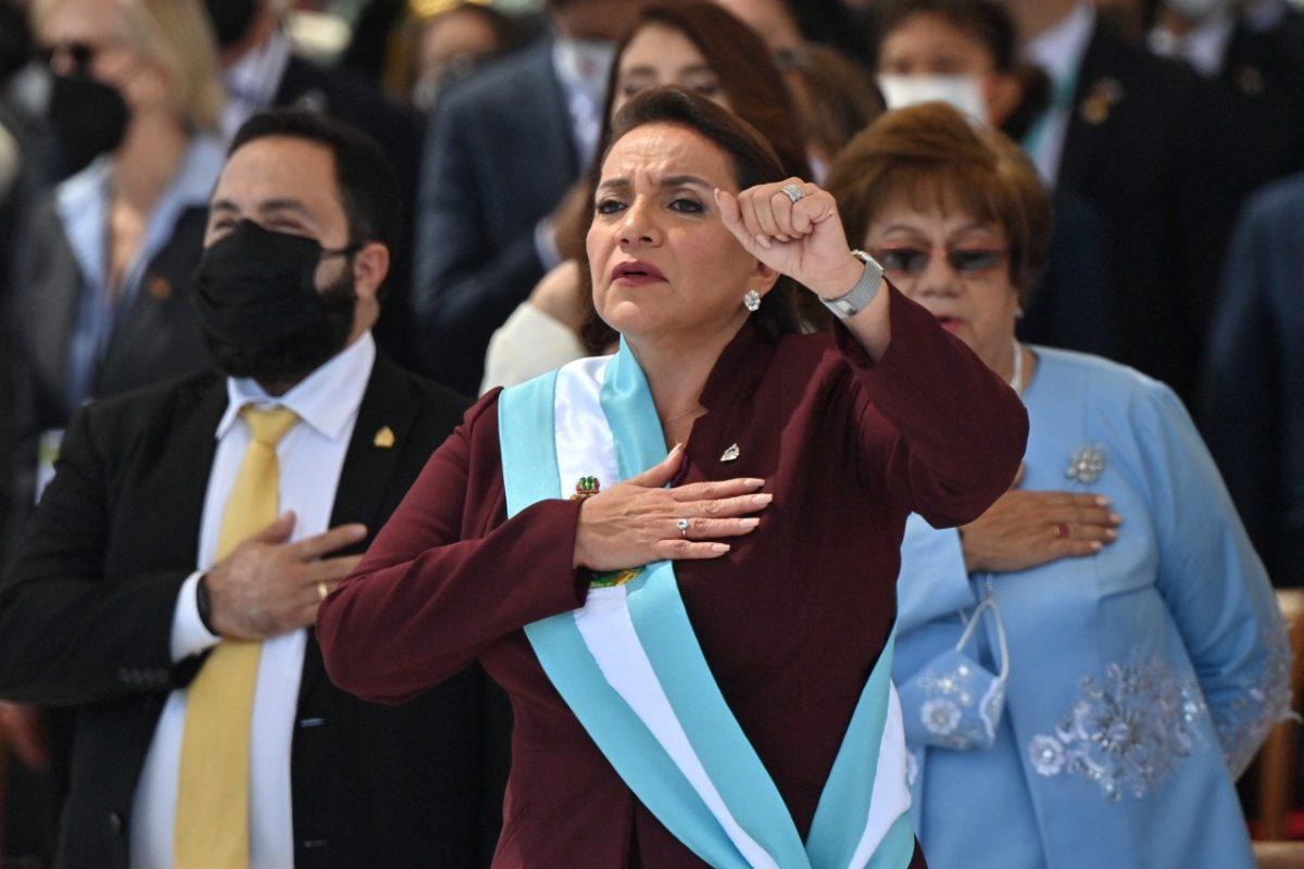 Xiomara Castro asume presidencia en Honduras con el desafío de combatir la pobreza y migración