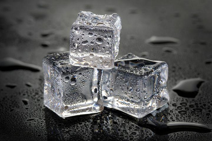 Salud detecta venta de hielo no recomendable para consumo humano
