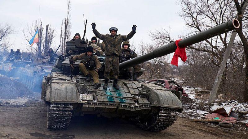 Donetsk y Luhansk: qué significa que Rusia reconozca la independencia de estas repúblicas rebeldes de Ucrania