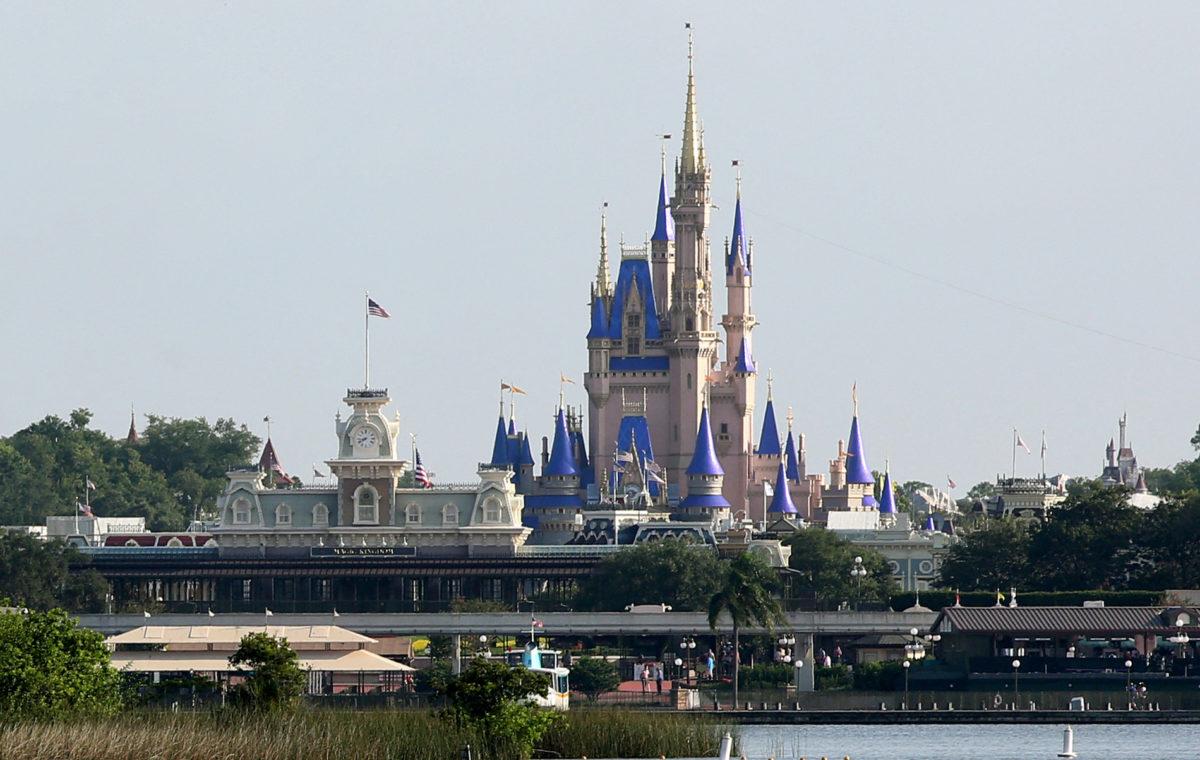 Disney flexibiliza el uso de mascarillas en sus parques en EE.UU.