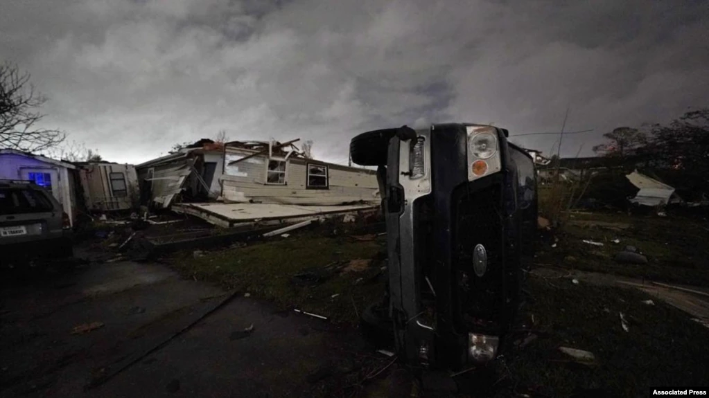 Tornado arrasa Nueva Orleans y sus suburbios; se reporta un muerto