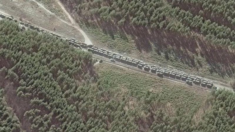Rusia invade Ucrania: gigantesco convoy ruso se dirige a Kiev, revelan imágenes satelitales