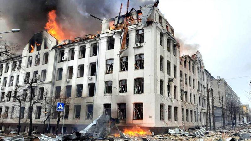 Rusia-Ucrania: Moscú lanza asalto aéreo sobre Járkiv y estrecha el cerco sobre Kiev