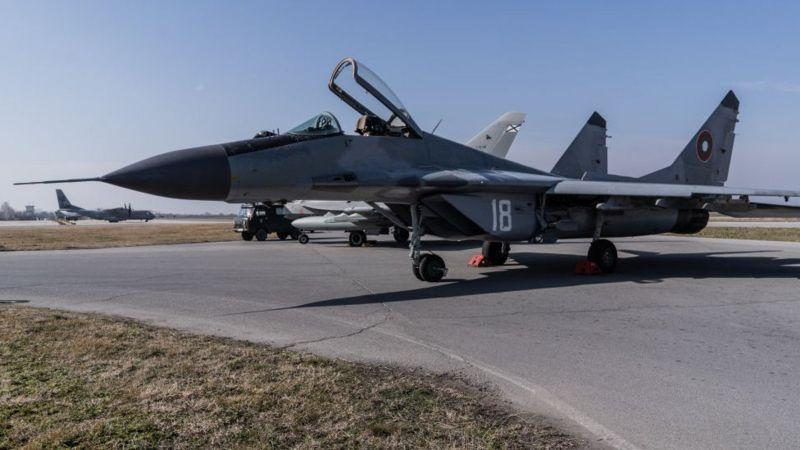 Rusia y Ucrania: por qué EE.UU. rechazó la oferta de Polonia de enviar sus aviones de combate a Ucrania