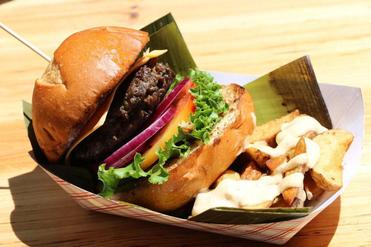 Ticos piden más hamburguesas los sábados; hay 3 que son las favoritas, revela app de entregas
