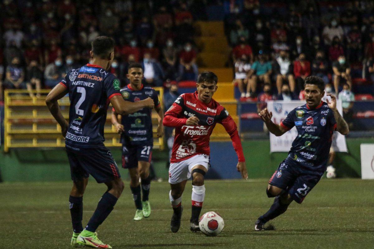 Alajuelense gana en la mesa partido que empató ante San Carlos el pasado domingo