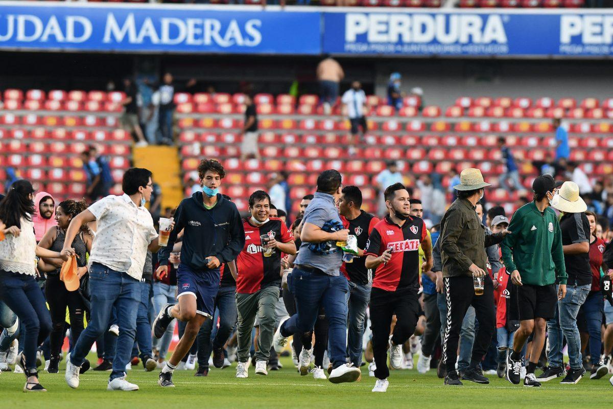 México: Querétaro jugará un año sin público como castigo por violencia de sus fanáticos