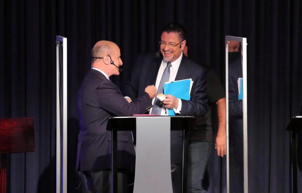 Figueres y Chaves se reprochan mutuamente por no asistir a debates de cara a la segunda ronda