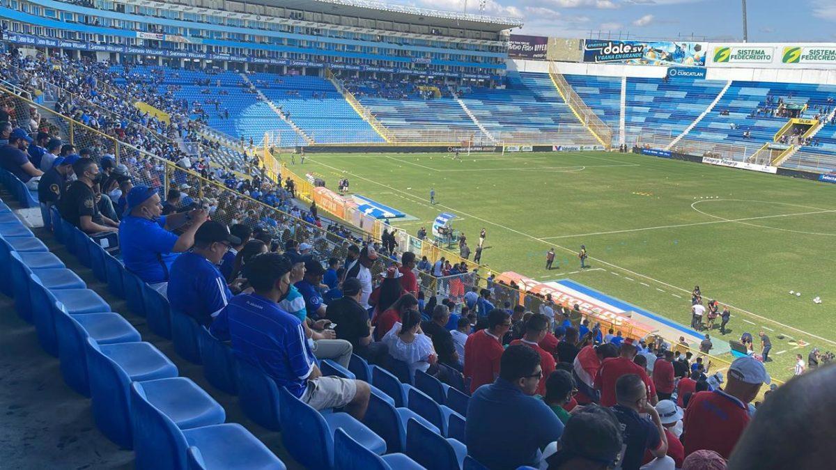 Eliminatorias Catar 2022: Sele gana 2 a 1 a el El Salvador al cierre del primer tiempo