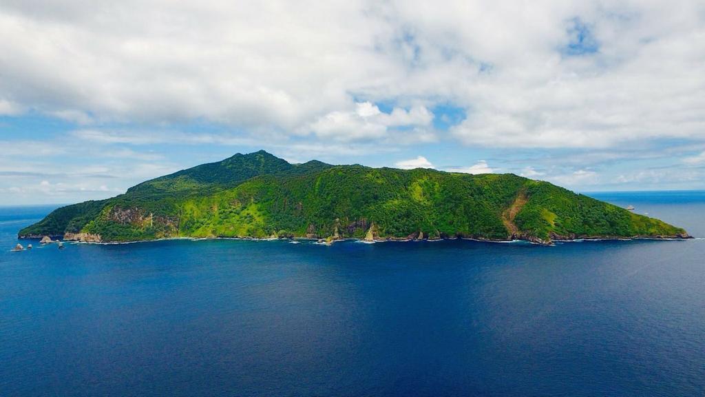 Otto Guevara propone desarrollar un hotel en Isla del Coco y otros parques nacionales