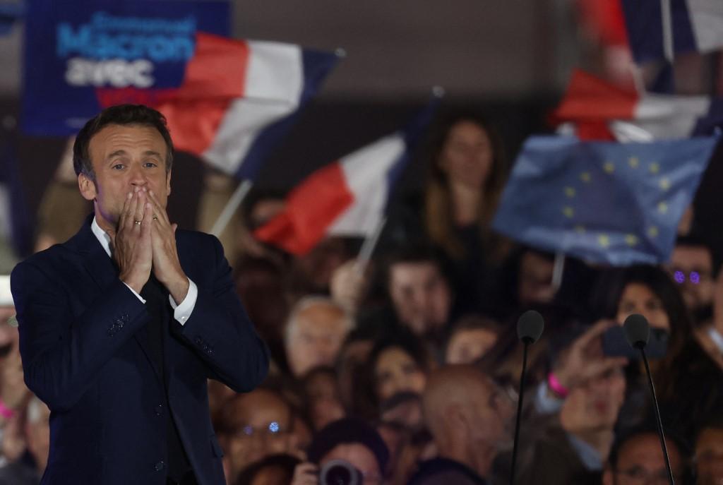 Con twits en francés, Carlos Alvarado y Rodrigo Chaves felicitan a Macron por su triunfo