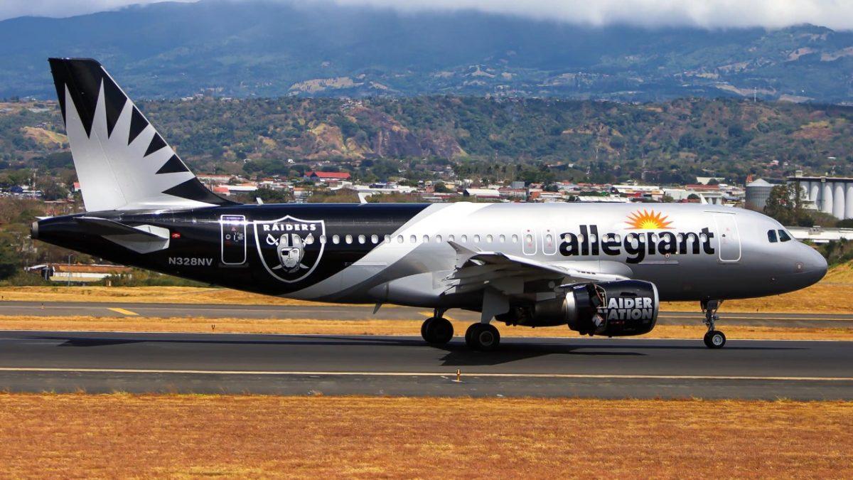 Avión temático de los Raiders de la NFL se encuentra en Costa Rica