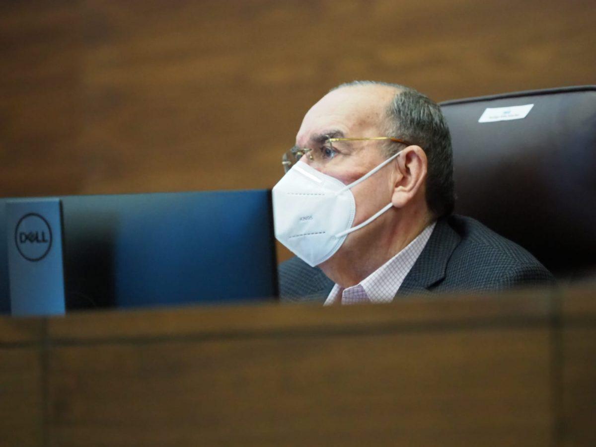 “Es el peor momento para tomar esa decisión”, dice Rodrigo Arias sobre decreto que quita mascarillas